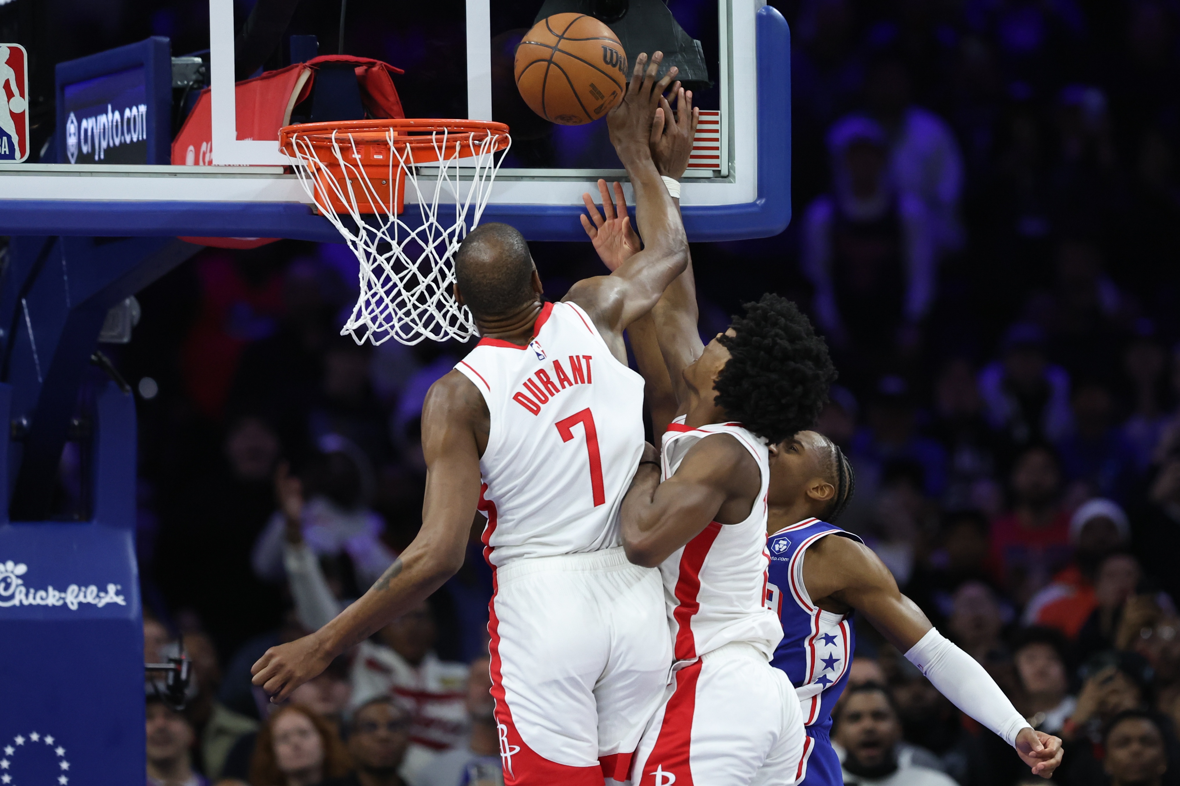 亚博体育APP-火箭76人裁判报告:漏吹杜兰特明显干扰球 加时杜兰特被犯规漏吹