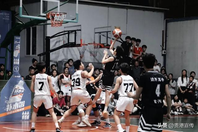 亚博体育app登录-篮球少年！贵港这场篮球联赛好燃，你的青春里有没有一场篮球赛？|啦啦队|贵港市|冠军|体育|男子组_新浪体育_新浪新闻